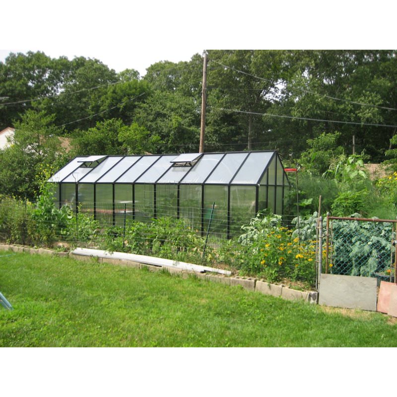 mont-greenhouse-in-pretty-gardening-area